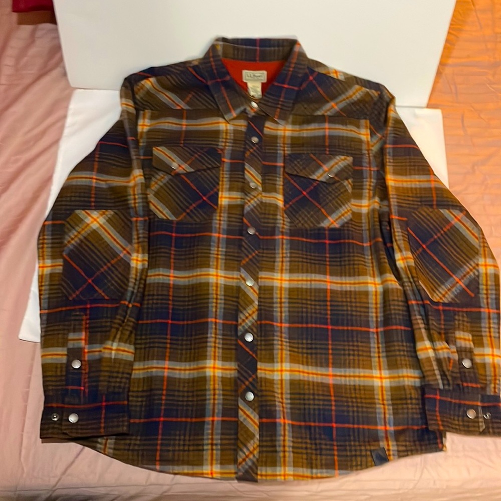 Men’s Plaid Heavy Duty LL Bean Button Down Shirt (Large REG)